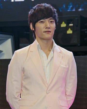 최진혁 사진